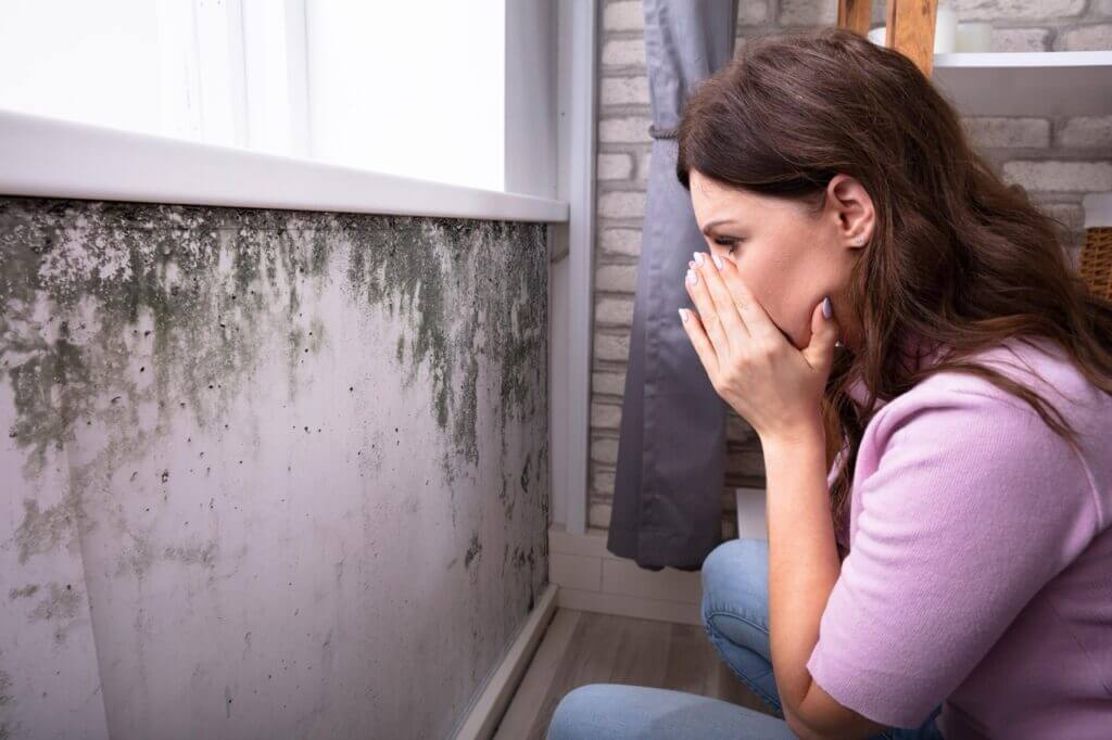 Indoor mold allergy symptoms
